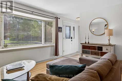 61 Salisbury Avenue Brockville ON K6V 2T6