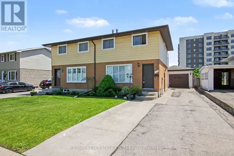 203 Moffat Drive Cambridge ON N1R 6C1