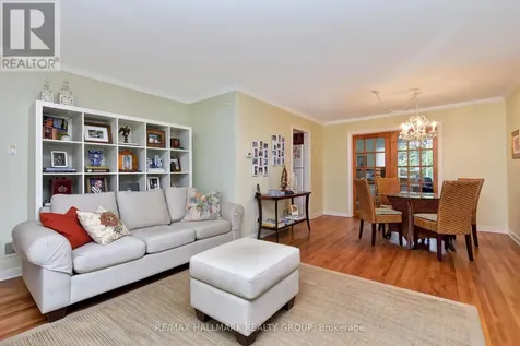 32 Arundel Avenue Ottawa ON K1K 0B6