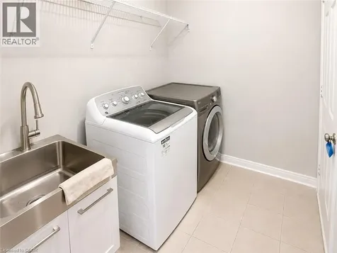186 Blair Creek Drive Kitchener ON N2P 0E4