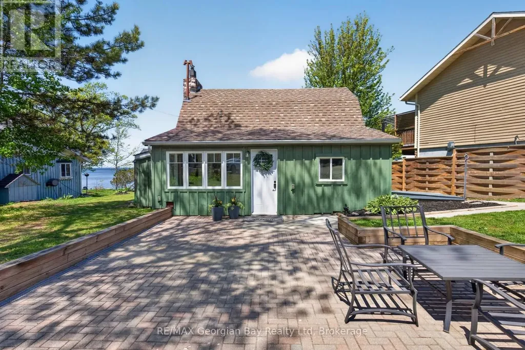 83 Beach Road Tiny ON L9M 1R2