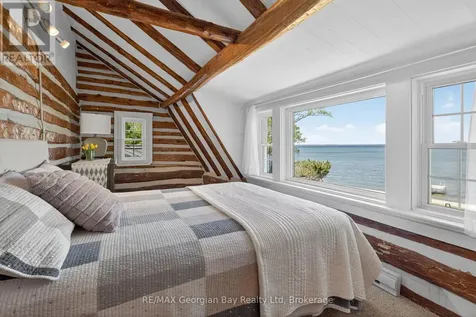 83 Beach Road Tiny ON L9M 1R2