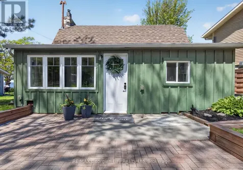 83 Beach Road Tiny ON L9M 1R2