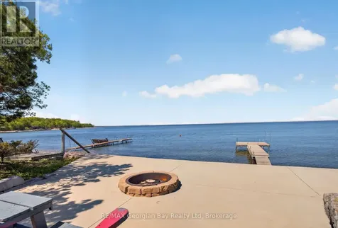 83 Beach Road Tiny ON L9M 1R2