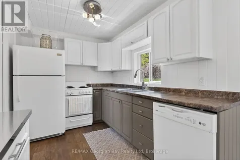 83 Beach Road Tiny ON L9M 1R2
