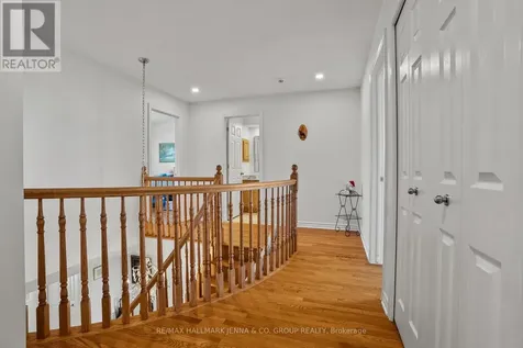 43 Elke Drive Ottawa ON K2J 2B9