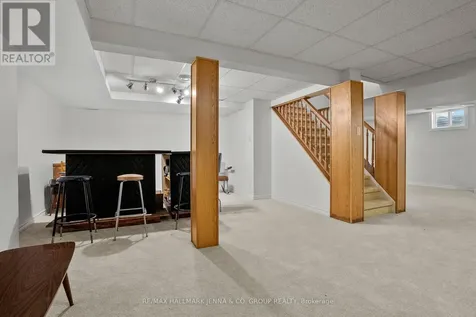 43 Elke Drive Ottawa ON K2J 2B9