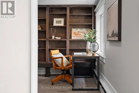 2 Lockview Road Ottawa ON K4M 1B2