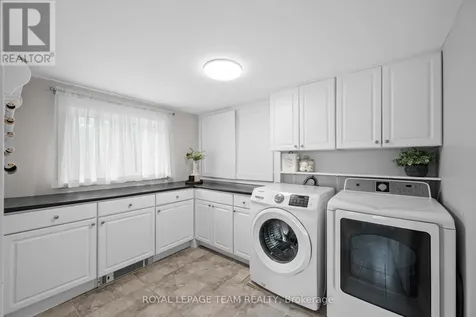 2 Lockview Road Ottawa ON K4M 1B2
