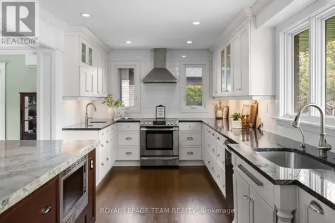 2 Lockview Road Ottawa ON K4M 1B2