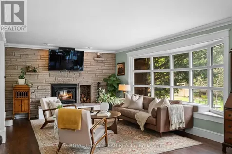 2 Lockview Road Ottawa ON K4M 1B2