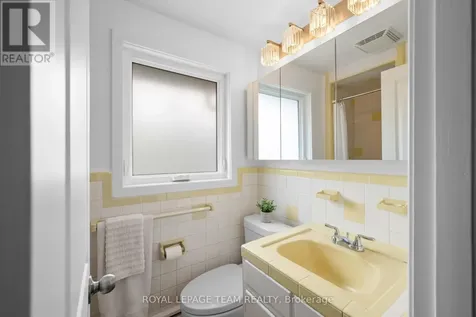 2 Lockview Road Ottawa ON K4M 1B2