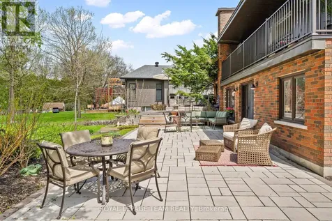 2 Lockview Road Ottawa ON K4M 1B2