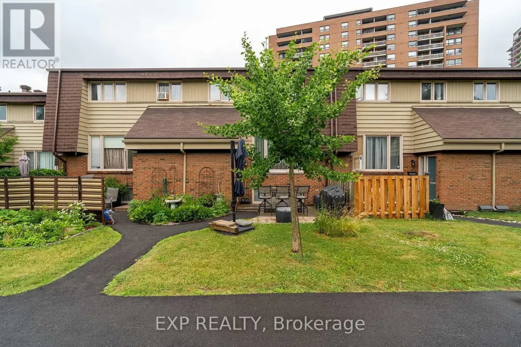2610 Draper Avenue Ottawa ON K2H 8X8