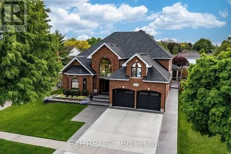 83 Blackfriar Lane Brantford ON N3R 7M2