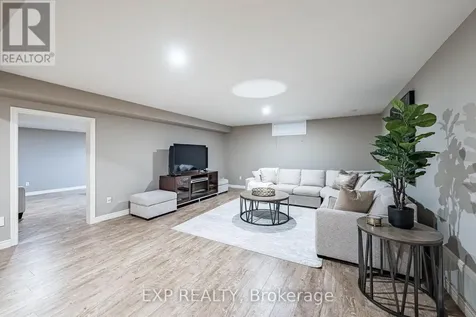 83 Blackfriar Lane Brantford ON N3R 7M2