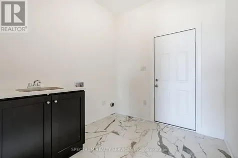 74 Strickland Avenue Brantford ON N3T 0X7
