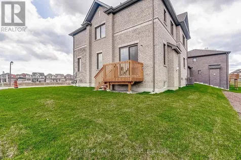 74 Strickland Avenue Brantford ON N3T 0X7
