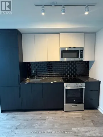 285 Dufferin Street Toronto (south Parkdale) ON M6K 1Z7