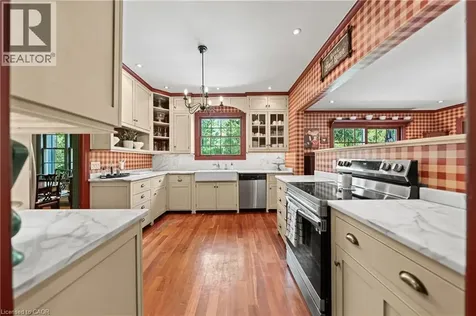 768 Glasgow Street Kitchener ON N2M 2N8
