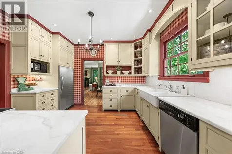 768 Glasgow Street Kitchener ON N2M 2N8