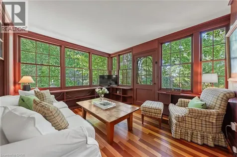 768 Glasgow Street Kitchener ON N2M 2N8