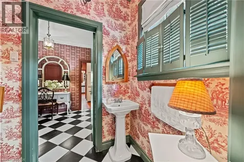 768 Glasgow Street Kitchener ON N2M 2N8