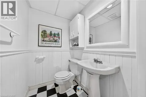 768 Glasgow Street Kitchener ON N2M 2N8