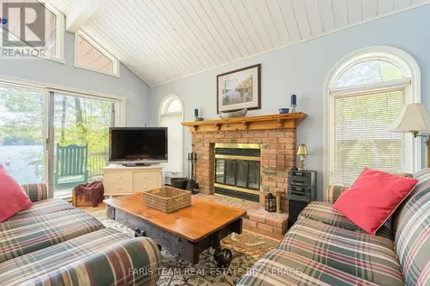 112 Farlain Lake Road East Tiny ON L9M 0B5