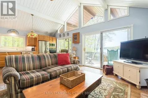 112 Farlain Lake Road East Tiny ON L9M 0B5
