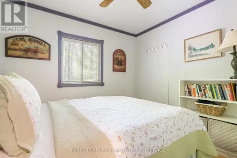 112 Farlain Lake Road East Tiny ON L9M 0B5