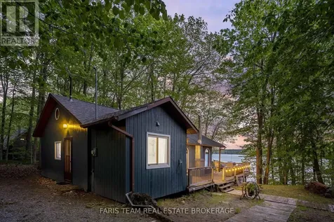112 Farlain Lake Road East Tiny ON L9M 0B5