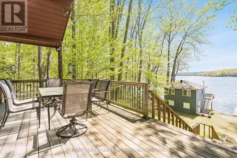 112 Farlain Lake Road East Tiny ON L9M 0B5
