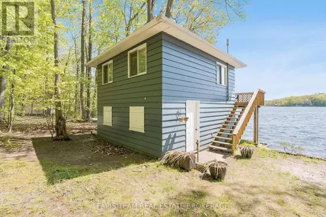 112 Farlain Lake Road East Tiny ON L9M 0B5