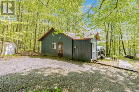 112 Farlain Lake Road East Tiny ON L9M 0B5