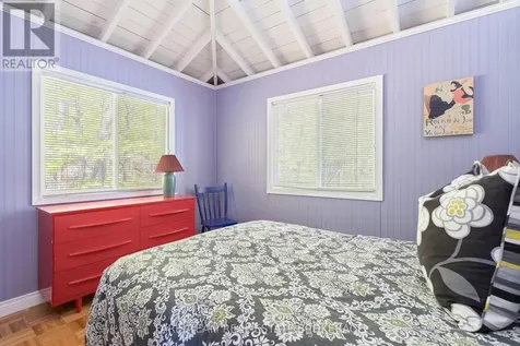 112 Farlain Lake Road East Tiny ON L9M 0B5