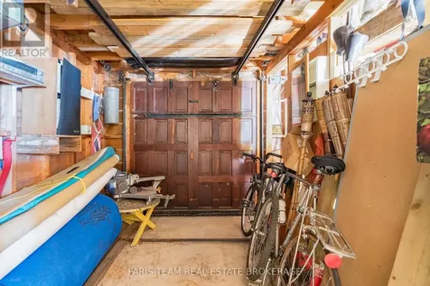 112 Farlain Lake Road East Tiny ON L9M 0B5