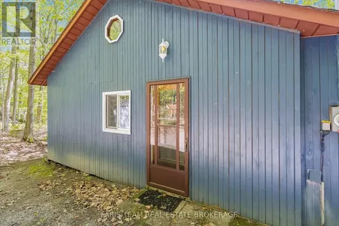 112 Farlain Lake Road East Tiny ON L9M 0B5