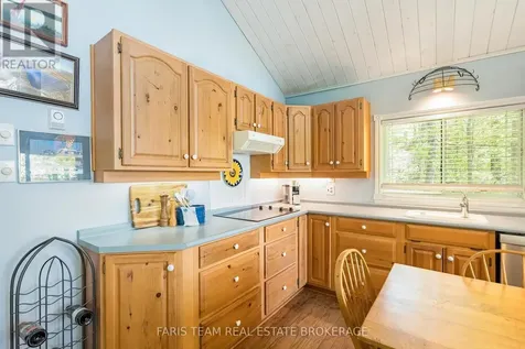 112 Farlain Lake Road East Tiny ON L9M 0B5