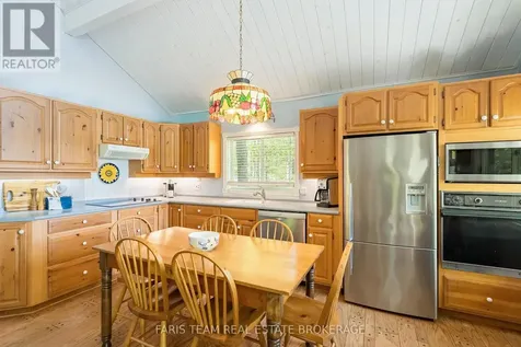 112 Farlain Lake Road East Tiny ON L9M 0B5