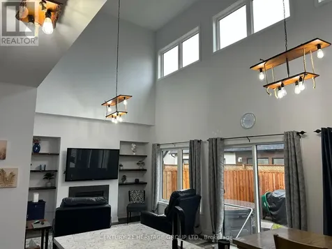 44 Ruby Crescent Orillia ON L3V 8M3