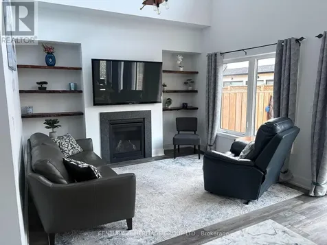 44 Ruby Crescent Orillia ON L3V 8M3
