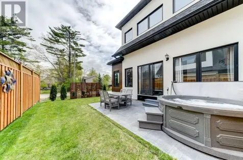 44 Ruby Crescent Orillia ON L3V 8M3
