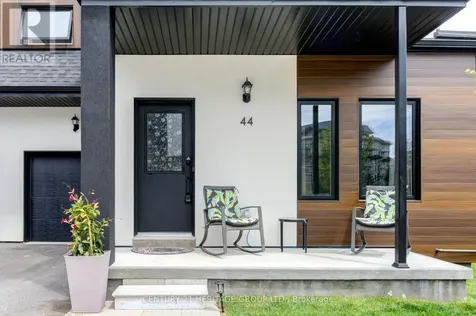 44 Ruby Crescent Orillia ON L3V 8M3