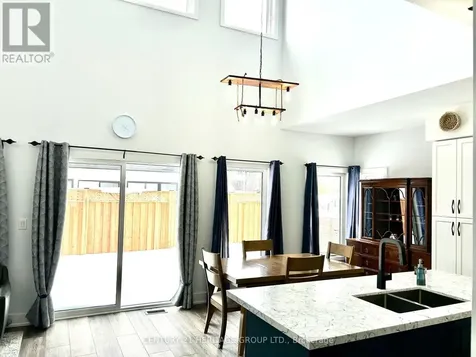 44 Ruby Crescent Orillia ON L3V 8M3