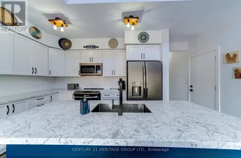 44 Ruby Crescent Orillia ON L3V 8M3