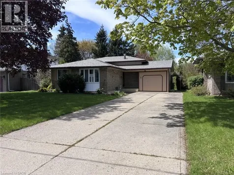 3 Governor Simcoe Drive St. Catharines ON L2N 3J1