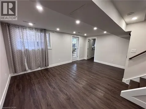 3 Governor Simcoe Drive St. Catharines ON L2N 3J1