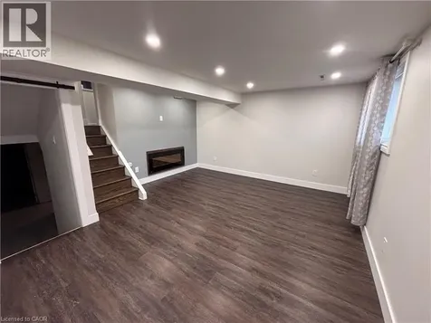 3 Governor Simcoe Drive St. Catharines ON L2N 3J1