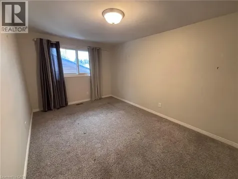3 Governor Simcoe Drive St. Catharines ON L2N 3J1